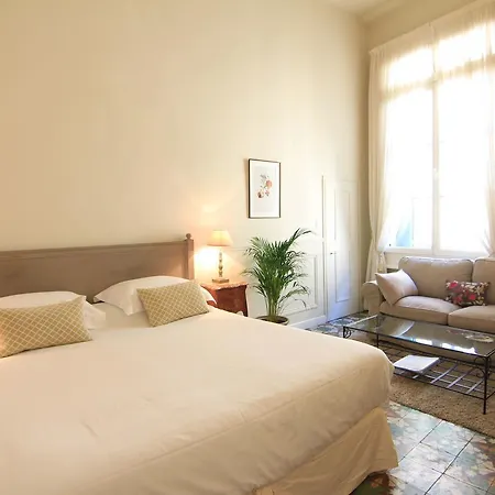 Cinq & Sept Maison d'hôtes Roujan