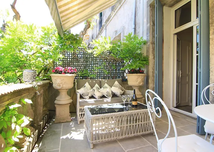 Cinq & Sept Гостевой дом *