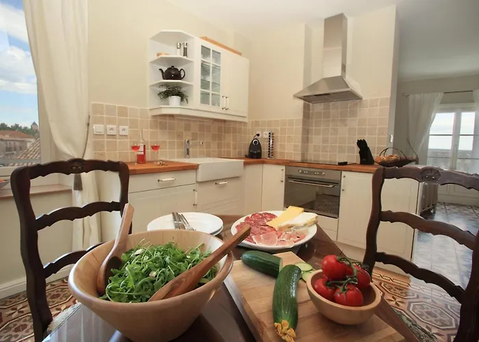 Cinq & Sept Гостевой дом