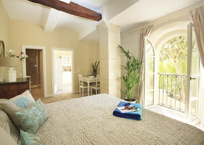 Cinq & Sept Гостевой дом